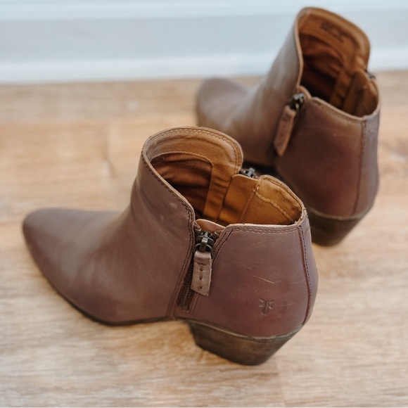 FRYE Brown Ankle Booties Judith Double Zip Leather Chunky Heel 7.5 - Picture 4 of 8